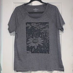 american eagle graphic tee